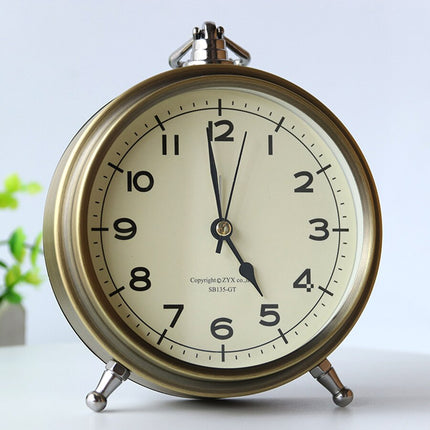 Gammaldags väckarklocka i antik stil