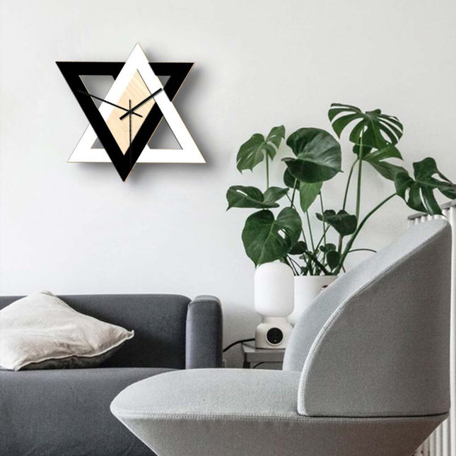 Design väggklocka i trä och metall