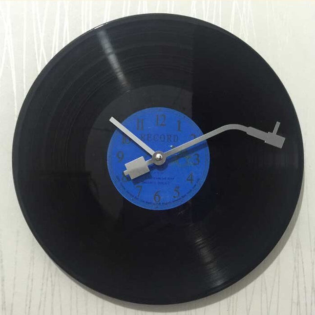 Retro vinylklocka med skivspelare design