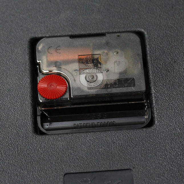 Rund väggklocka med giraff för barn