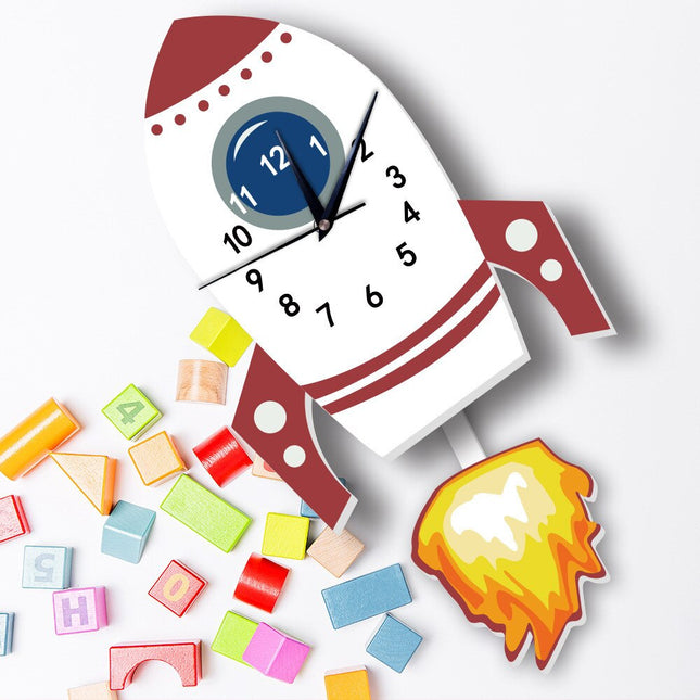 Väggklocka för barnrum med raket