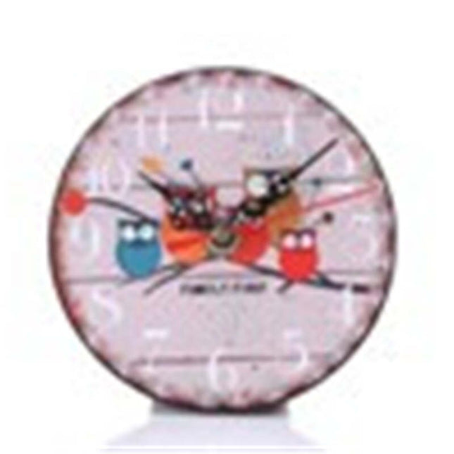 Söt barnklocka med uggla på traktor