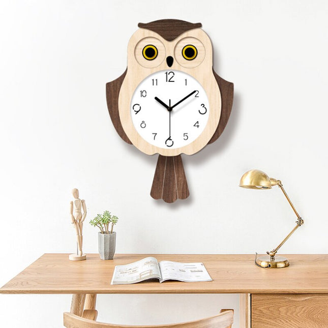 Modern väggklocka för barn med uggla
