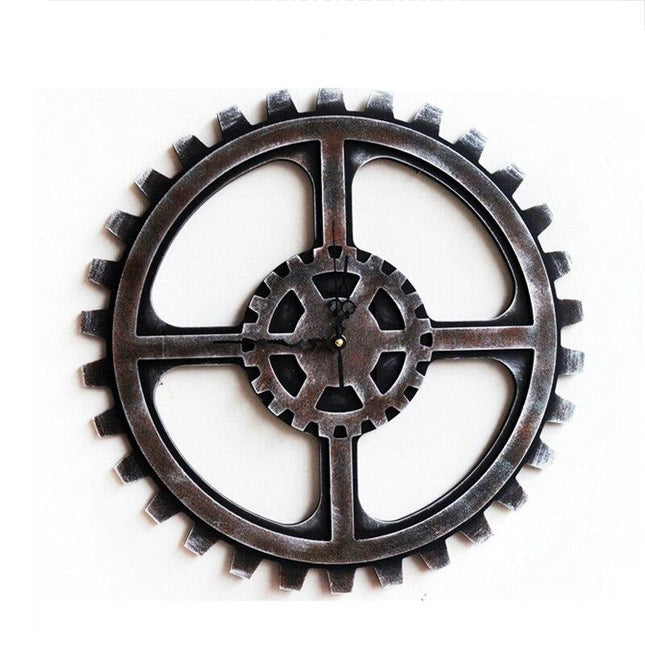 Vintage väggklocka i form av kugghjul