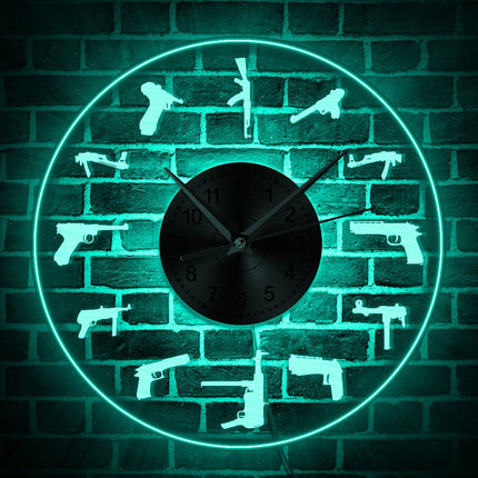 Unik väggklocka med vapen och LED-ljus