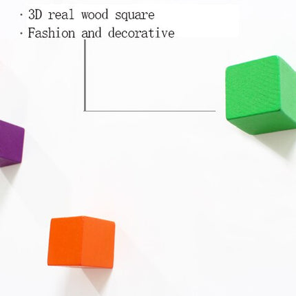 Väggklocka med kuber i regnbågsfärger