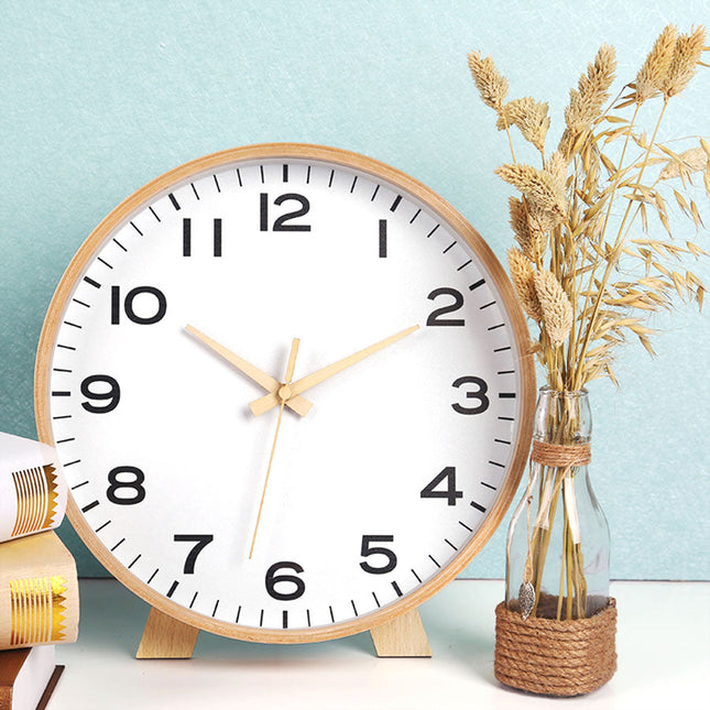 Minimalistisk rund bordsklocka i trä