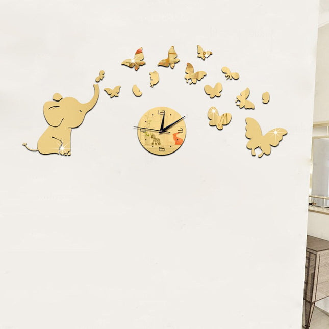 Väggklocka med klistermärken elefant och fjärilar