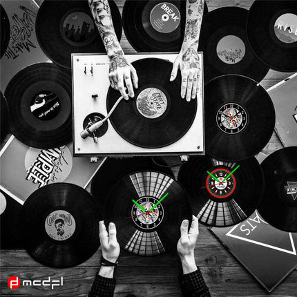 Väggklocka vinylskiva motorcykel röd grön