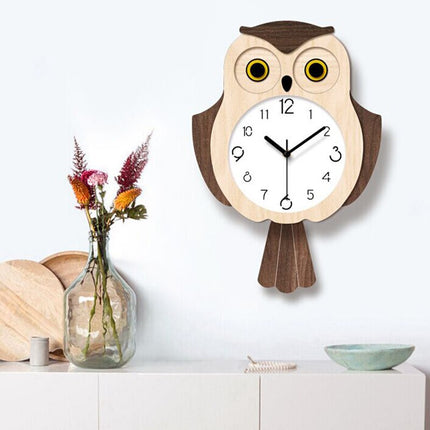 Modern väggklocka för barn med uggla