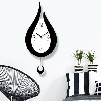Design väggklocka med pendel droppform