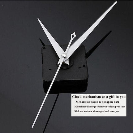 Väggklocka i lantlig stil med blommor