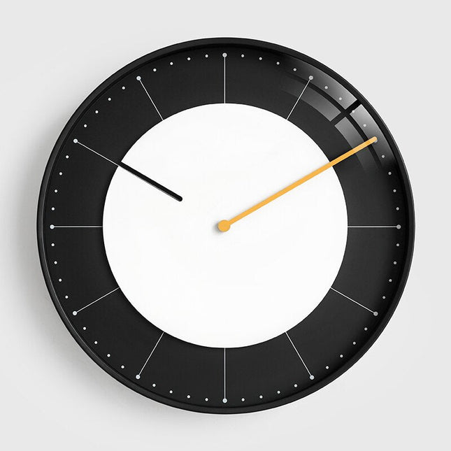 Minimalistisk väggklocka i modern design