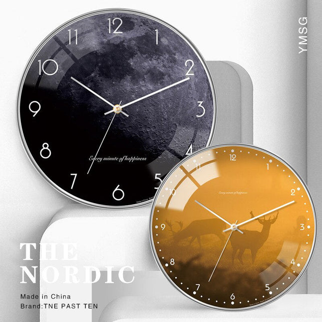 Modern Väggklocka Tvåfärgad Trä Design