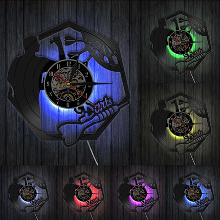 Väggklocka med dart motiv vinylskiva