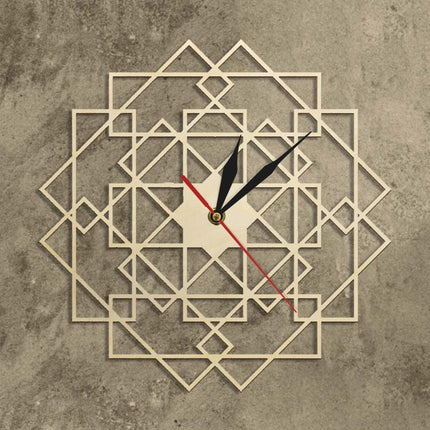 Geometrisk väggklocka i trä med mönster
