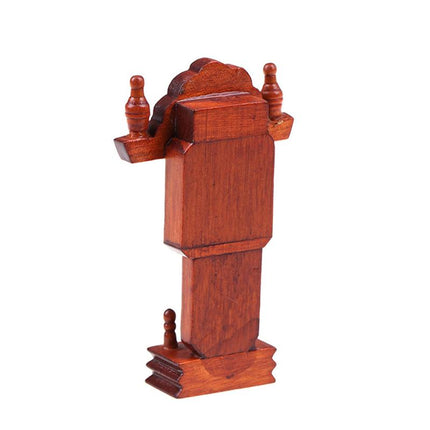 Miniatyr bordsklocka i vintage trästil