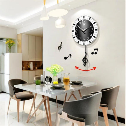 Väggklocka med design av musiknoter