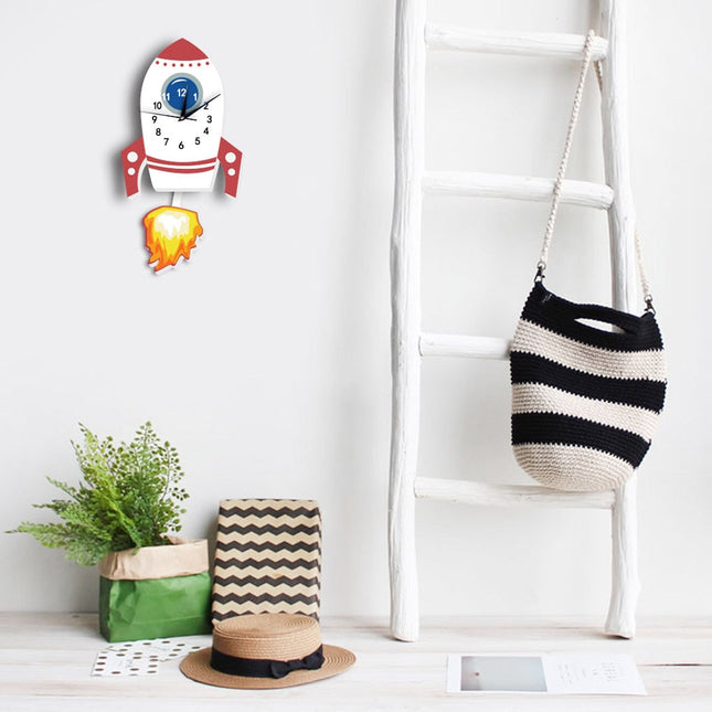 Väggklocka brandbil i trä för barn