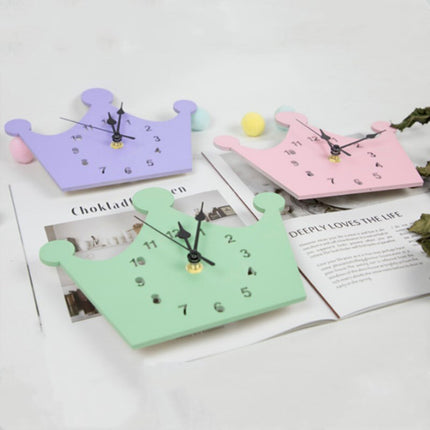 Lekfull väggklocka i form av kanin