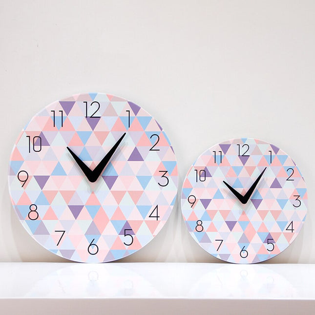 Design väggklocka för barnrum geometrisk