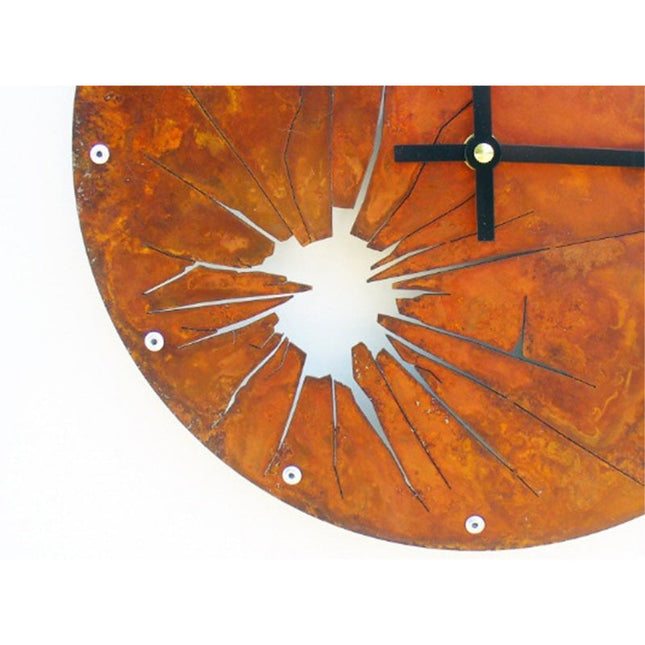 Industriell klocka med krossat glas-effekt