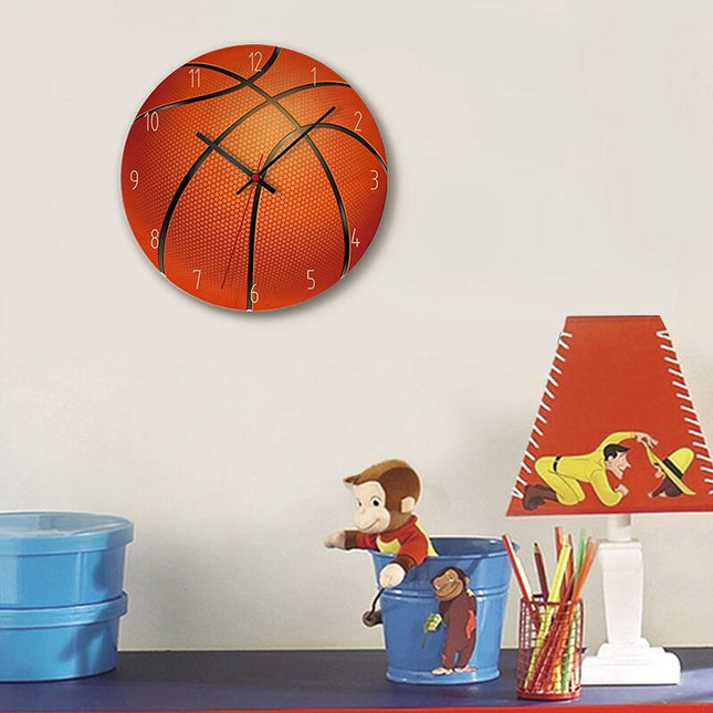 Väggklocka för barnrum med fotbollsmotiv