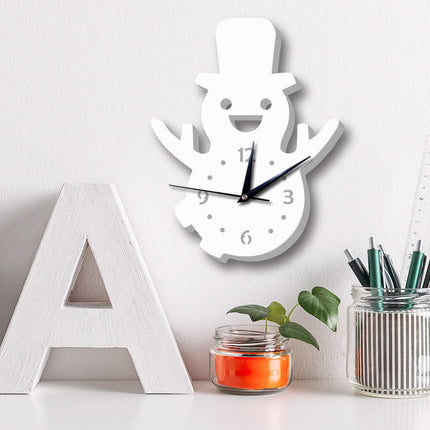 Väggklocka för barn i snögubbeform