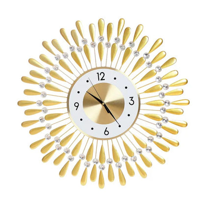 Modern väggklocka i form av sol