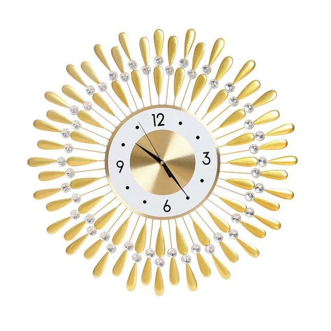 Modern väggklocka i form av sol
