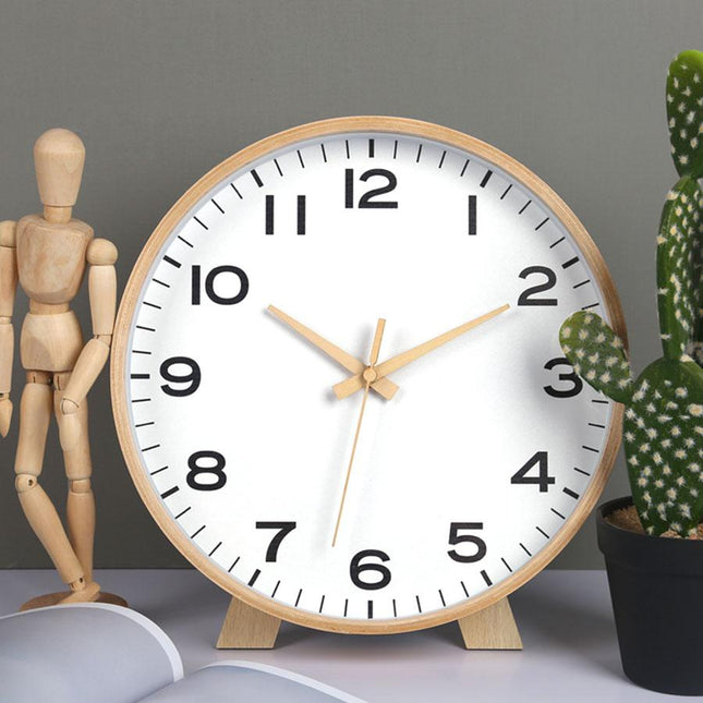 Minimalistisk rund bordsklocka i trä