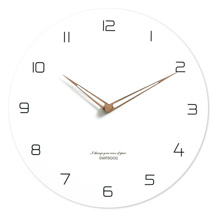 Tyst vit väggklocka för badrum