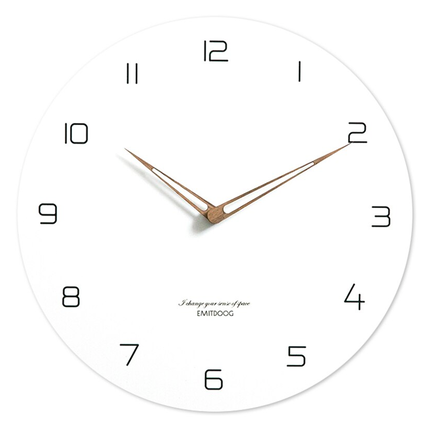 Tyst vit väggklocka för badrum