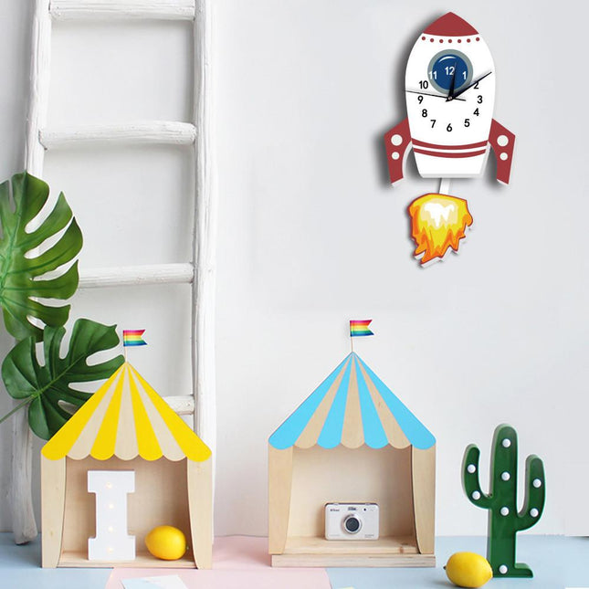 Väggklocka för barnrum med raket