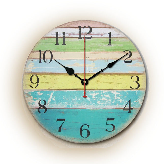 Väggklocka i trä med maritim design