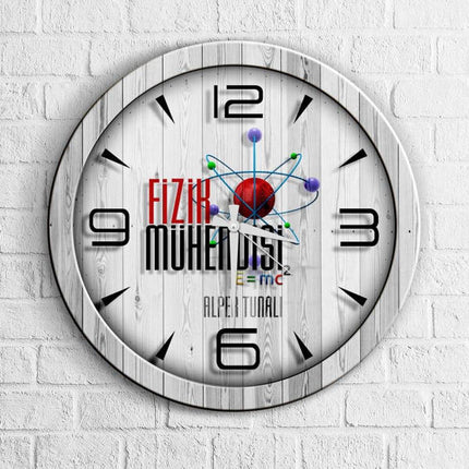 Väggklocka i trä med fysiktema