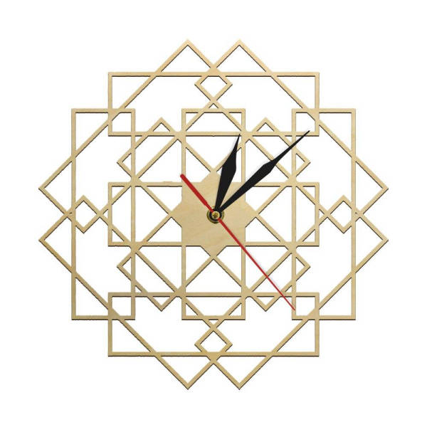 Geometrisk väggklocka i trä med mönster