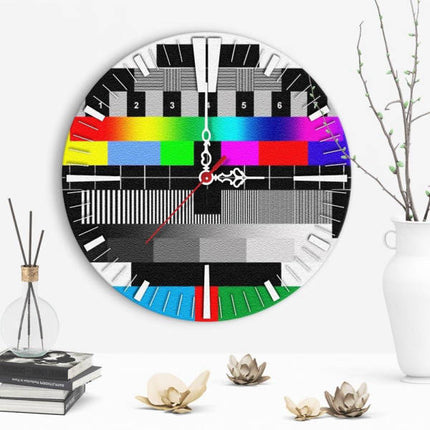 Väggklocka med retro TV-testbild design