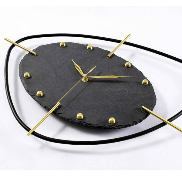 Elegant väggklocka i naturlig skiffer