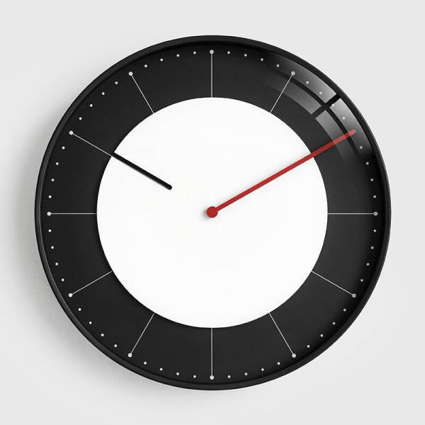 Minimalistisk väggklocka i modern design