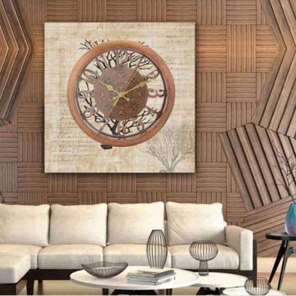 Vintage väggklocka med antik trälook