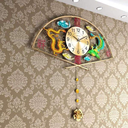 Asiatisk väggklocka formad som solfjäder