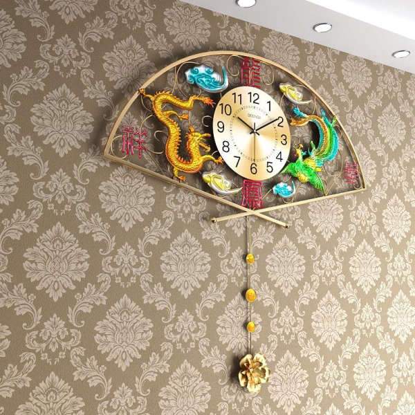 Asiatisk väggklocka formad som solfjäder