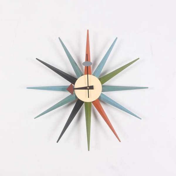 Väggklocka i retro starburst design