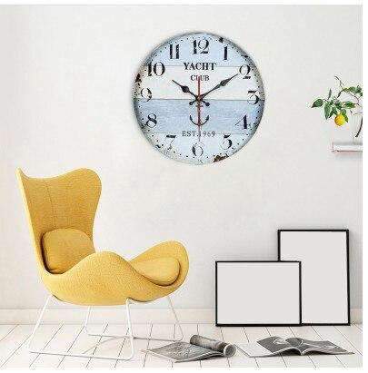 Väggklocka med maritimt tema och ankare
