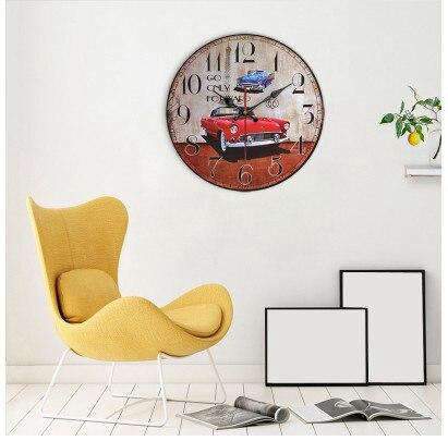 Retro väggklocka med klassiska bilar