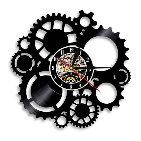 Väggklocka med kugghjul i steampunk-stil