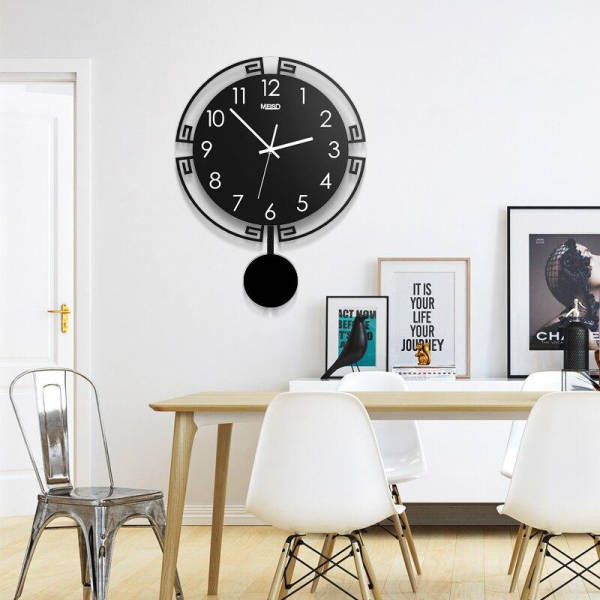 Svart modern pendelklocka för vägg